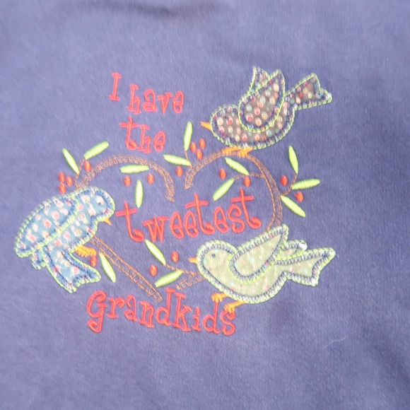 Vintage 90s navy blue bird grandma funny embroidered crewneck sweatshirt M - Picture 3 of 4